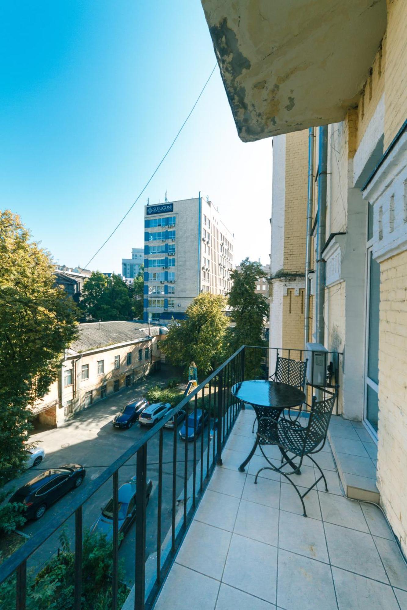 Lux Near Maidan, Khreschutyk 3Br Apartment เคียฟ ภายนอก รูปภาพ