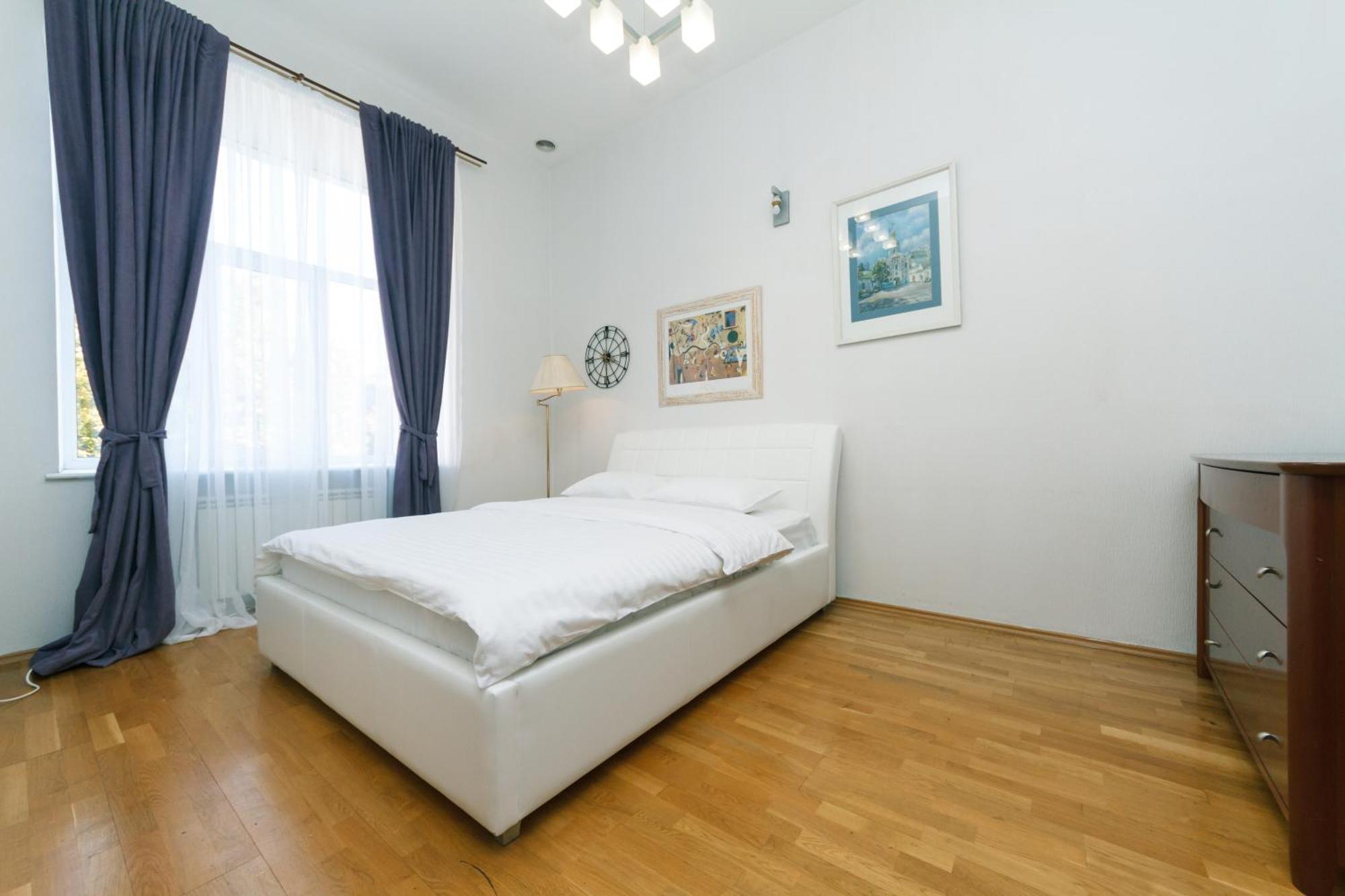 Lux Near Maidan, Khreschutyk 3Br Apartment เคียฟ ภายนอก รูปภาพ