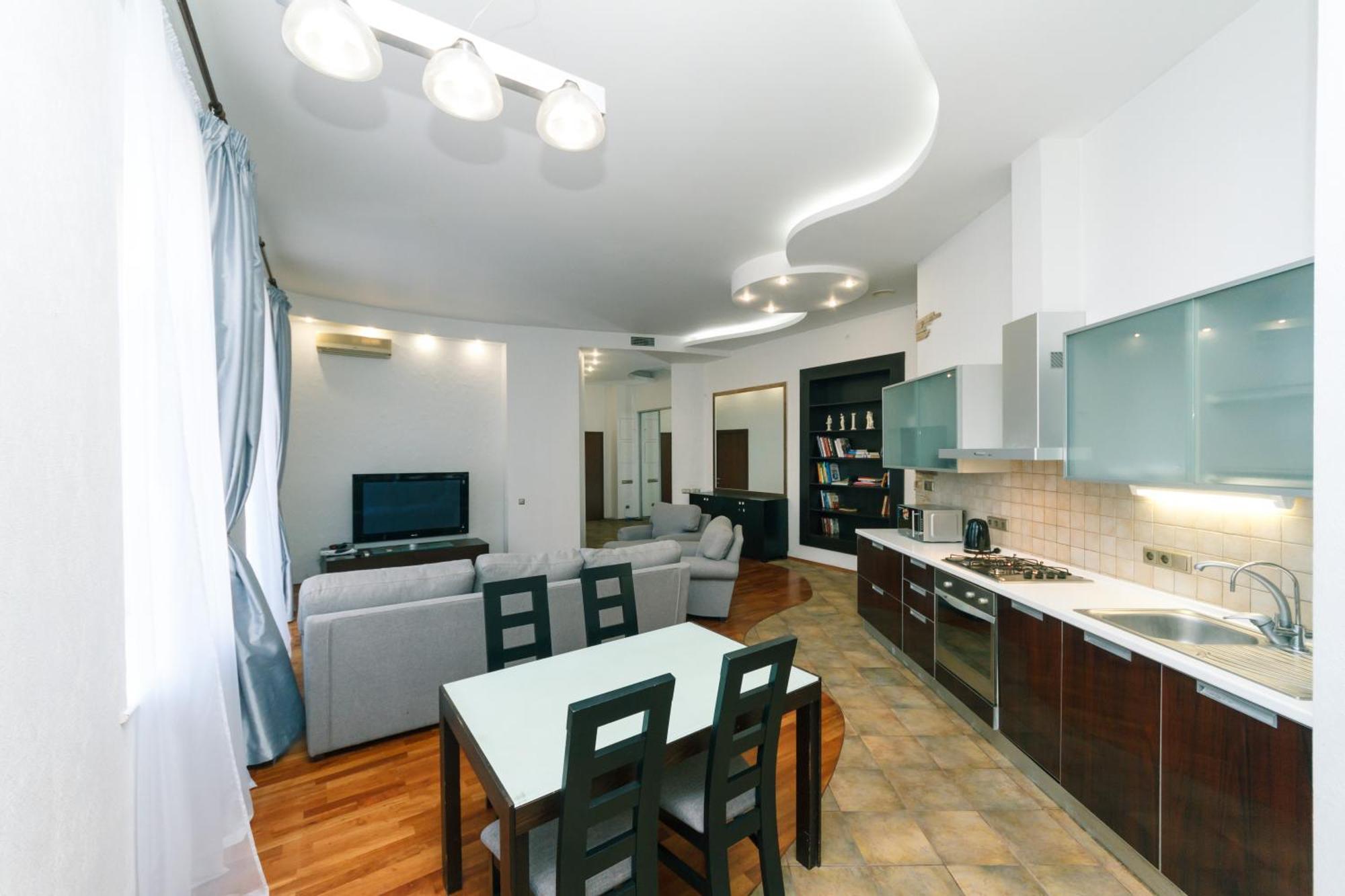 Lux Near Maidan, Khreschutyk 3Br Apartment เคียฟ ภายนอก รูปภาพ