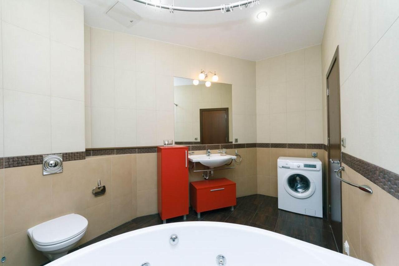Lux Near Maidan, Khreschutyk 3Br Apartment เคียฟ ภายนอก รูปภาพ