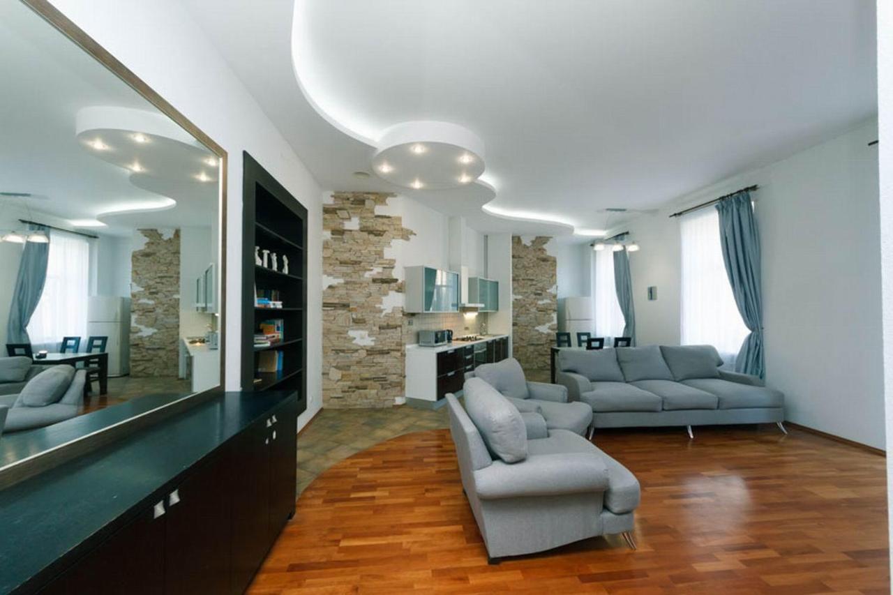 Lux Near Maidan, Khreschutyk 3Br Apartment เคียฟ ภายนอก รูปภาพ